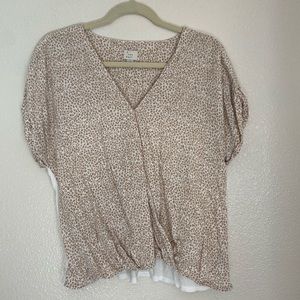 Cheetah print and white shirt sleeve tee medium